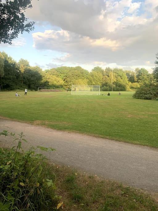 Schoene Ferienwohnung In Oldenburg Eversten 70M2, Zwei Raeume, Bis Zu 4 Personen Bagian luar foto