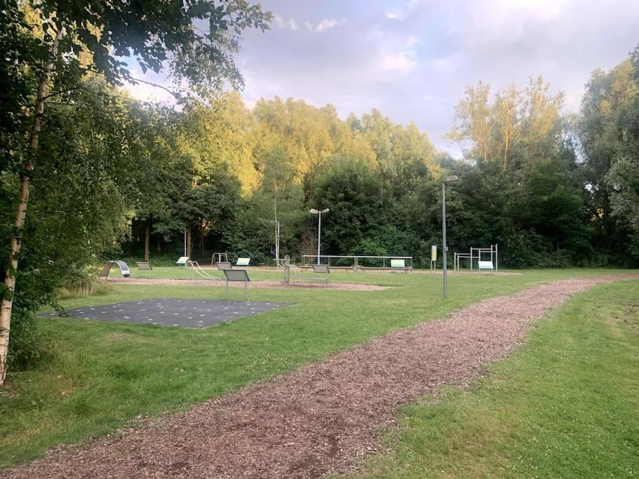 Schoene Ferienwohnung In Oldenburg Eversten 70M2, Zwei Raeume, Bis Zu 4 Personen Bagian luar foto